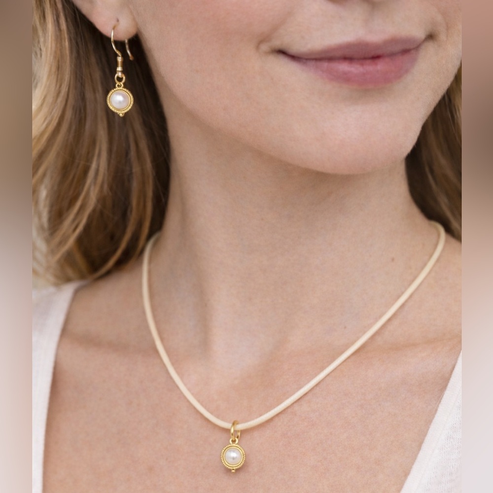 3/$30 Pearl Pendant and Earrings Set